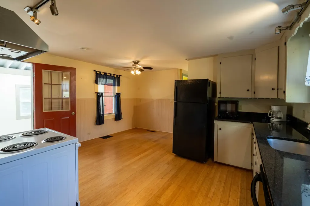 24 Turnpike Road Searsport ME 04974