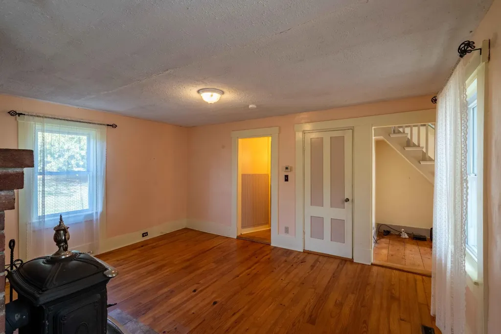 24 Turnpike Road Searsport ME 04974