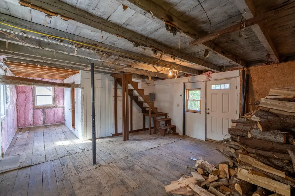 24 Turnpike Road Searsport ME 04974