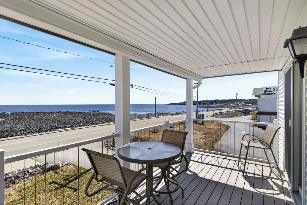 790 York Street York ME 03909