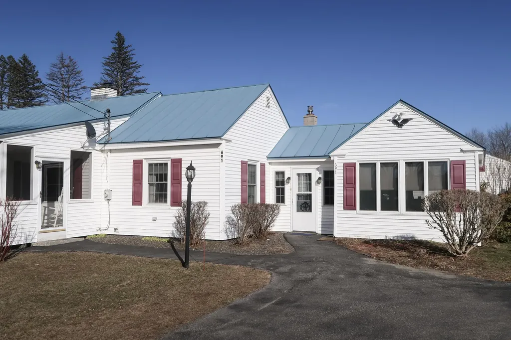 691 W River Road Augusta ME 04330