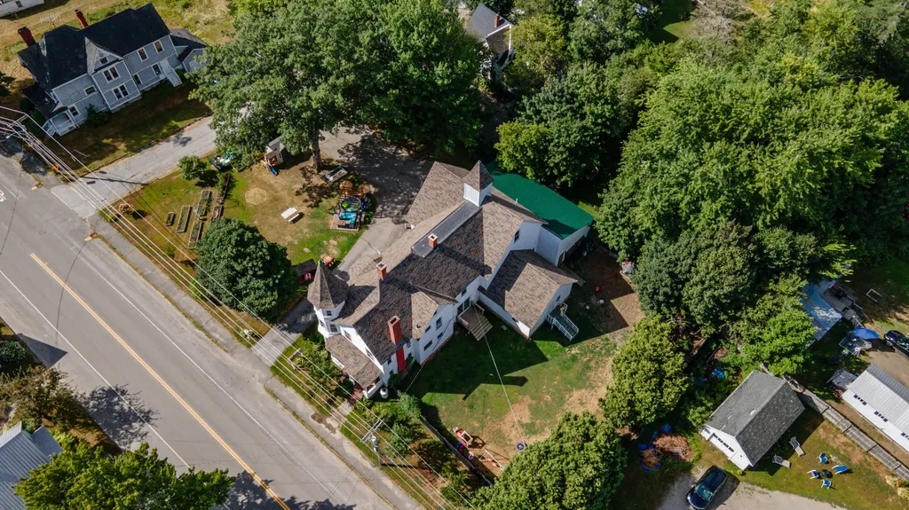 140 Hartland Avenue Pittsfield ME 04967
