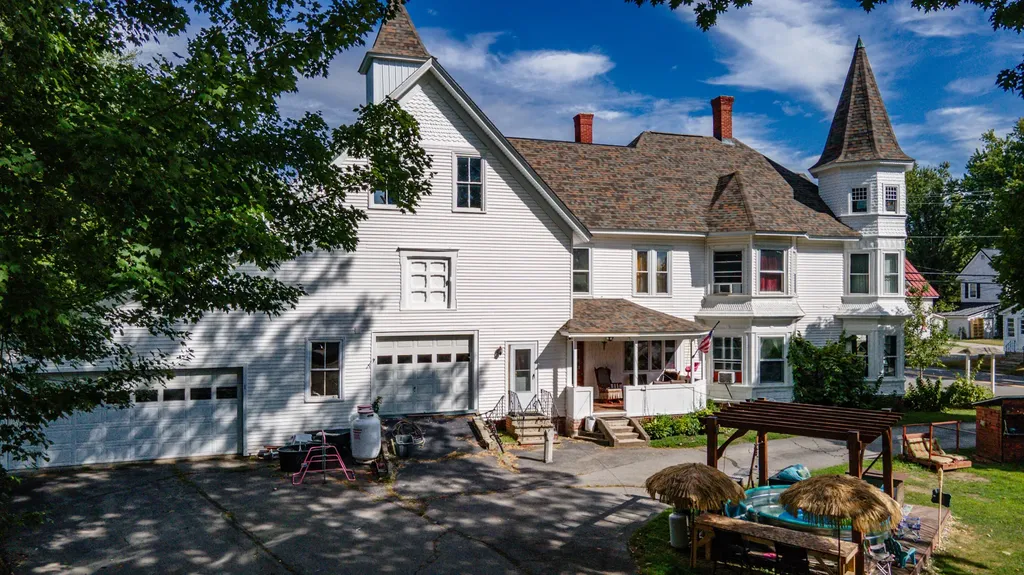 140 Hartland Avenue Pittsfield ME 04967