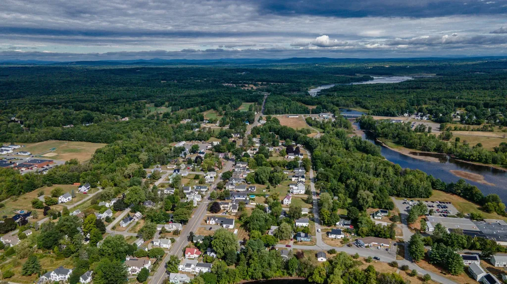 140 Hartland Avenue Pittsfield ME 04967