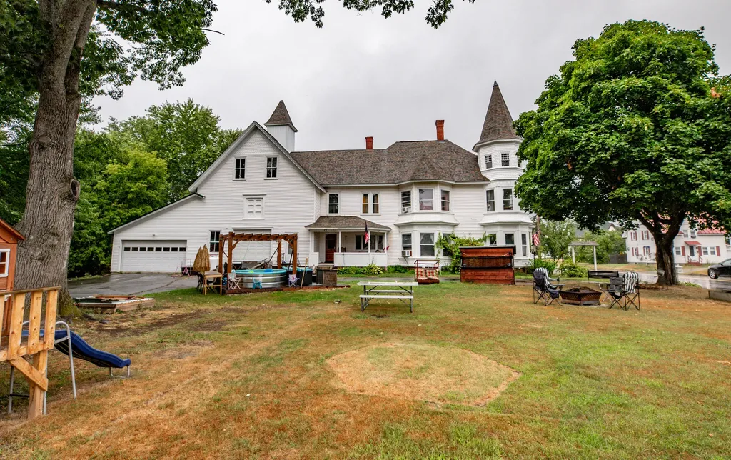 140 Hartland Avenue Pittsfield ME 04967