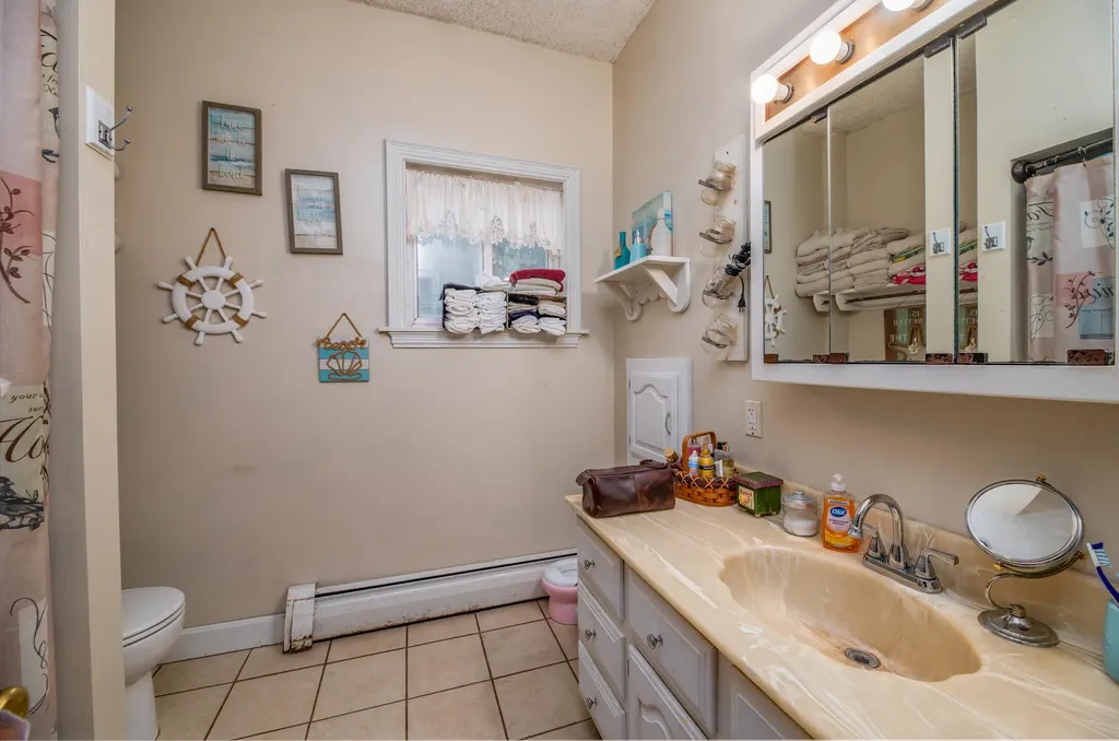 140 Hartland Avenue Pittsfield ME 04967