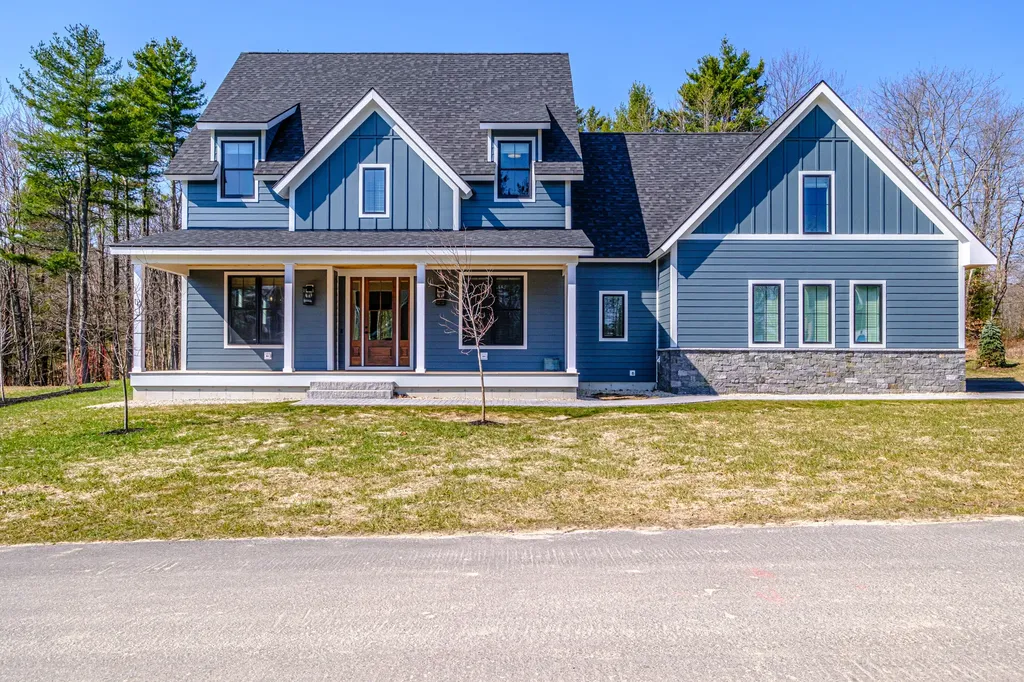 12 Winnwood Farm Way Falmouth ME 04105