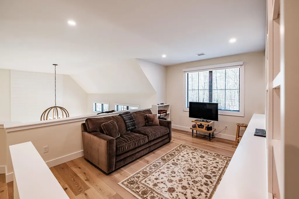 12 Winnwood Farm Way Falmouth ME 04105