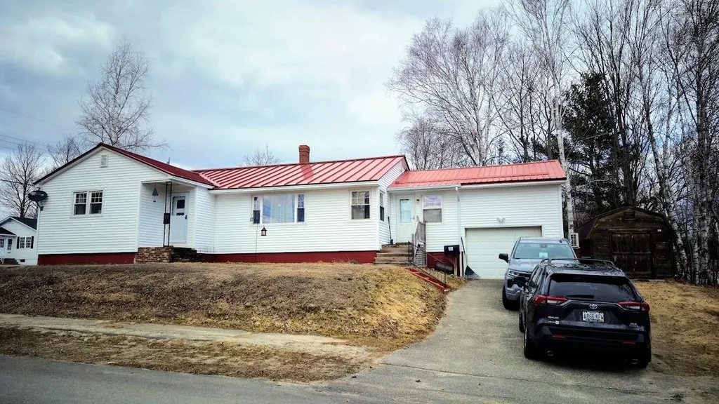 77 Connecticut Avenue Millinocket ME 04462