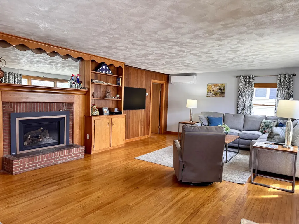 37 Belgrade Road Oakland ME 04963