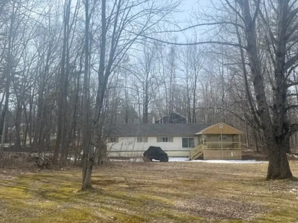 14 Lakeshore Drive Belgrade ME 04917