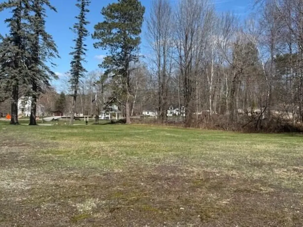 14 Lakeshore Drive Belgrade ME 04917