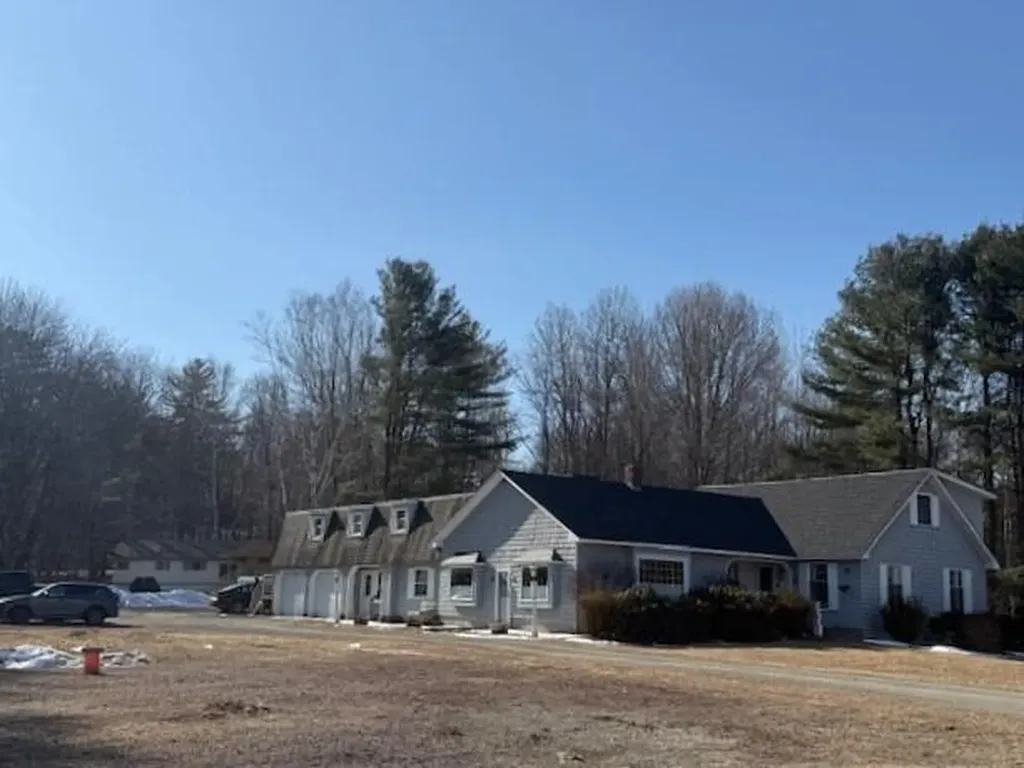 14 Lakeshore Drive Belgrade ME 04917