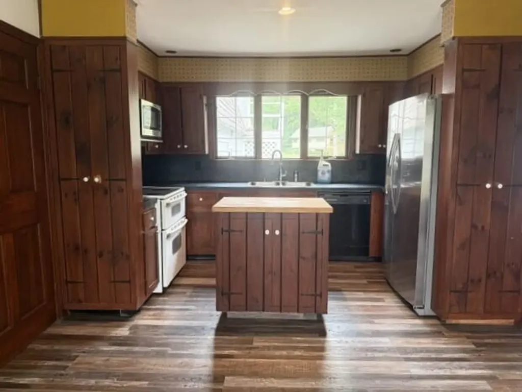 14 Lakeshore Drive Belgrade ME 04917