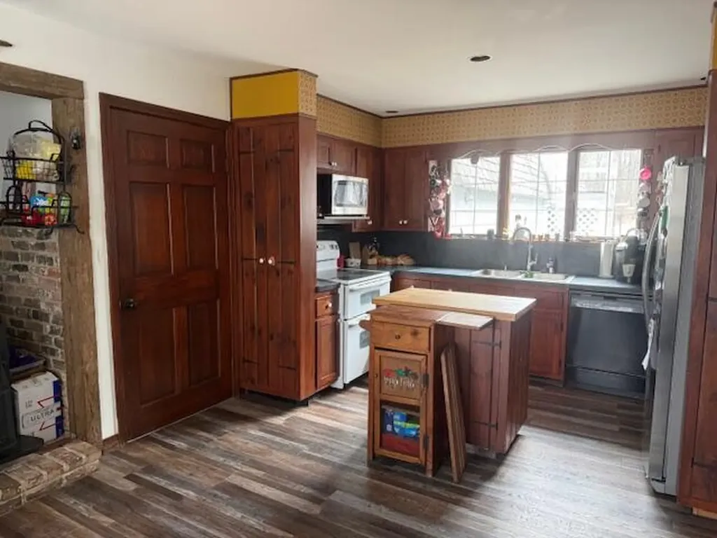 14 Lakeshore Drive Belgrade ME 04917