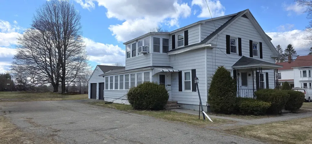 215 Cook Street Auburn ME 04210