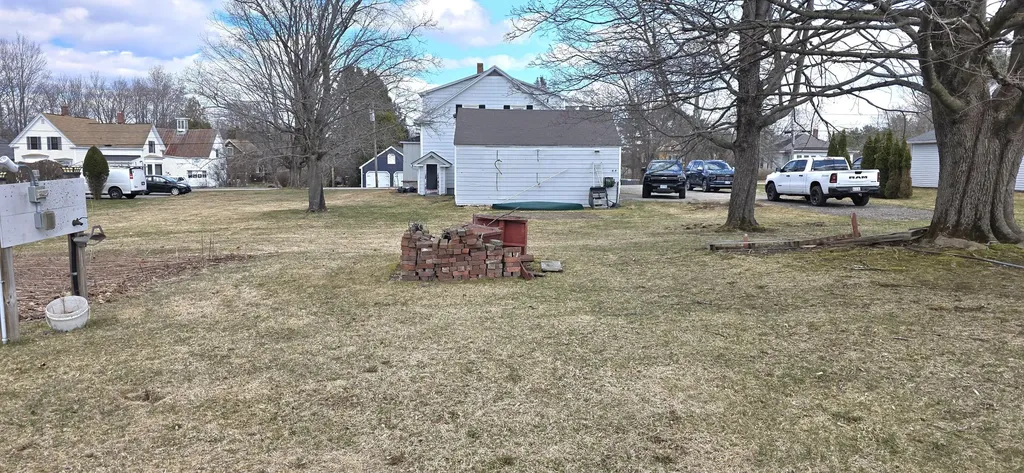 215 Cook Street Auburn ME 04210