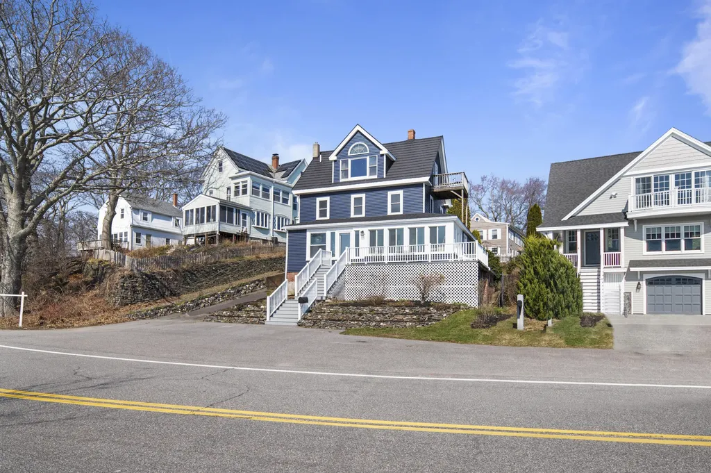 30 Bridge Street Kittery ME 03904