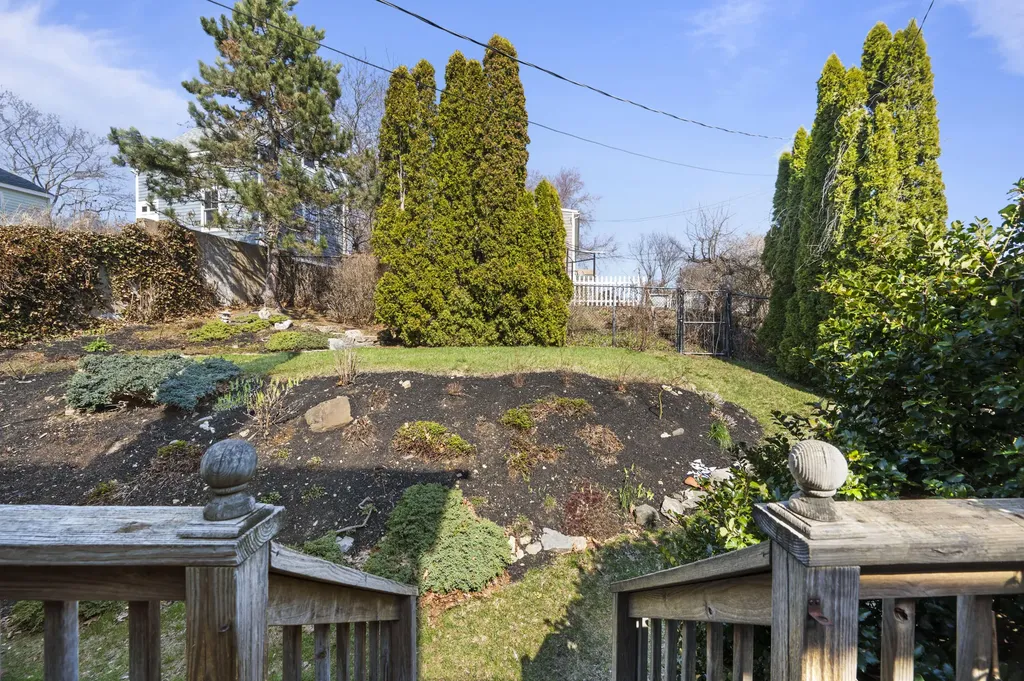 30 Bridge Street Kittery ME 03904