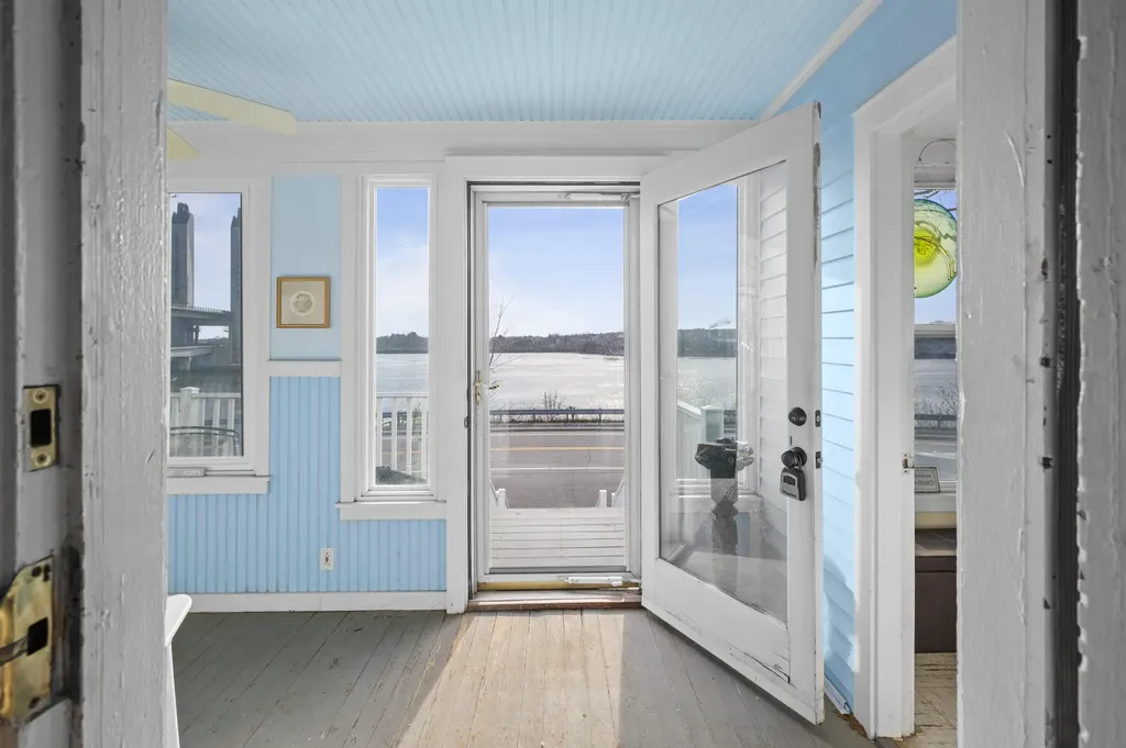30 Bridge Street Kittery ME 03904