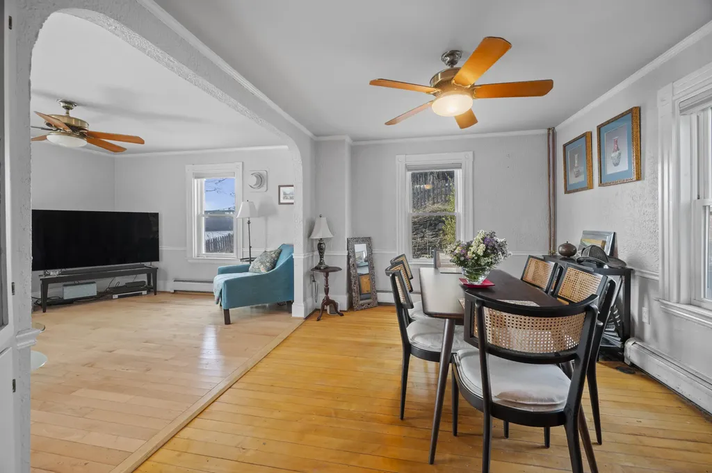 30 Bridge Street Kittery ME 03904