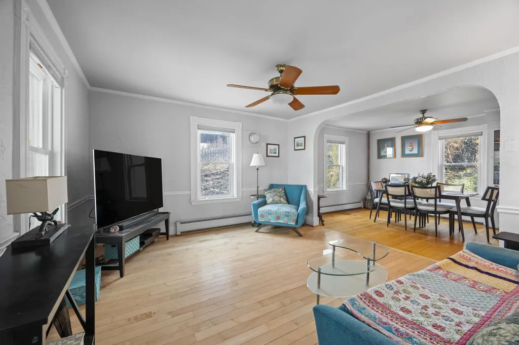 30 Bridge Street Kittery ME 03904