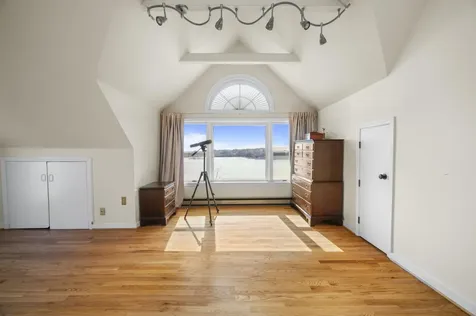 30 Bridge Street Kittery ME 03904