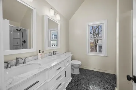 30 Bridge Street Kittery ME 03904