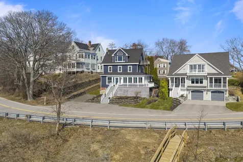 30 Bridge Street Kittery ME 03904