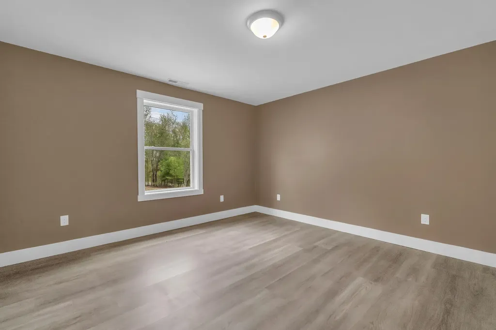 5 Oldham Road Saint Albans ME 04971