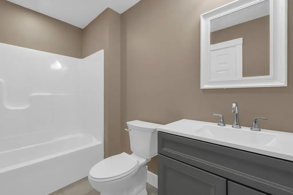 5 Oldham Road Saint Albans ME 04971