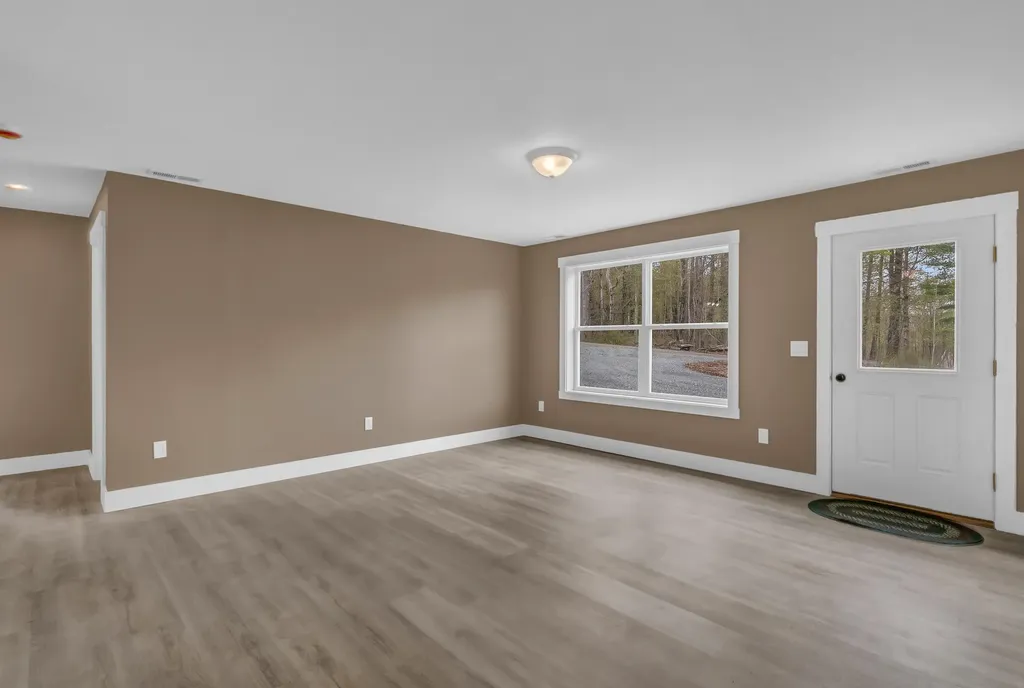 5 Oldham Road Saint Albans ME 04971