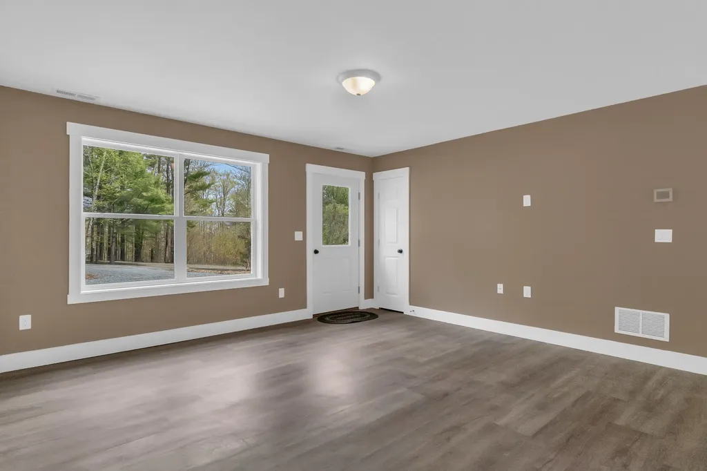 5 Oldham Road Saint Albans ME 04971