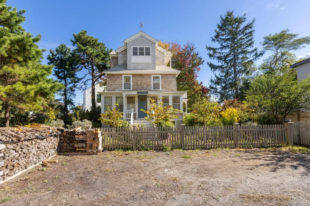2 E Grand Avenue Scarborough ME 04074
