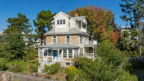 2 E Grand Avenue Scarborough ME 04074