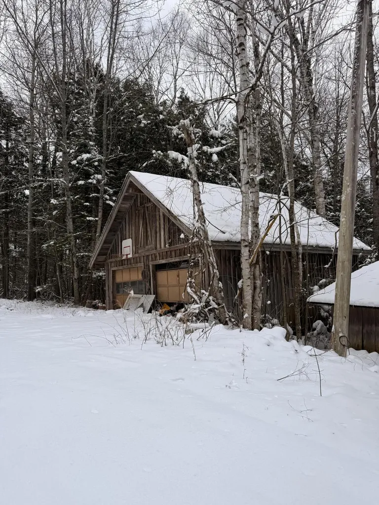 186 Transalpine Road Lincoln ME 04457