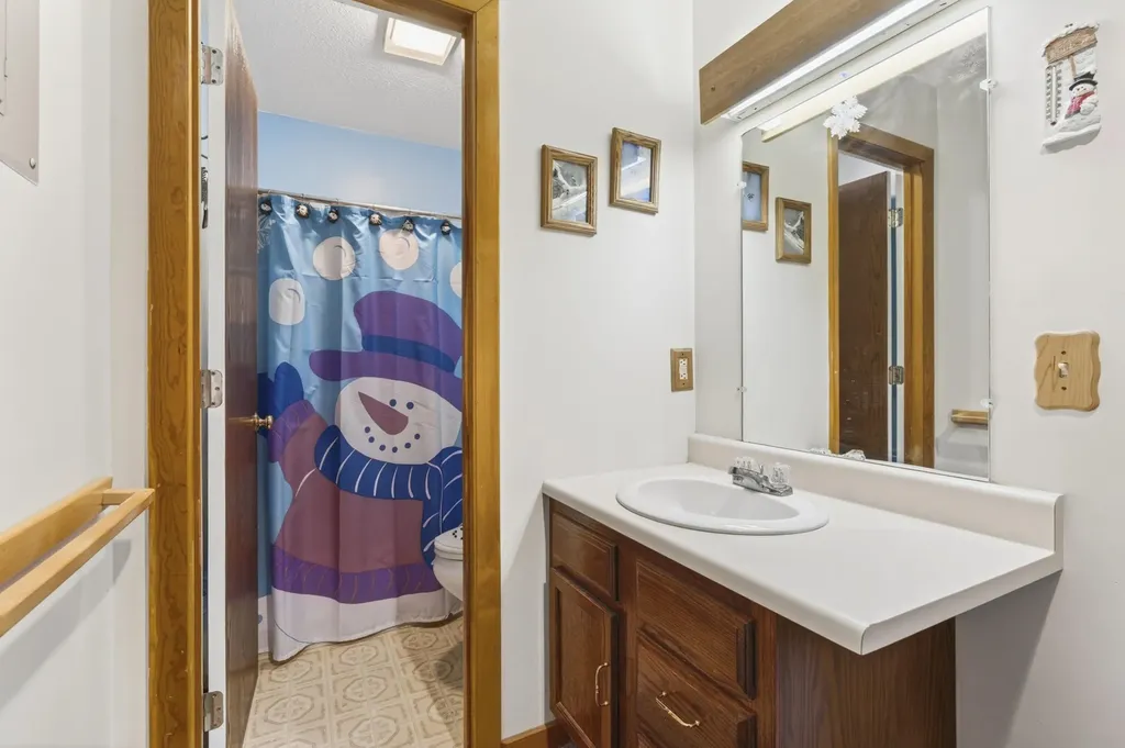 8 Cascades Drive Newry ME 04261