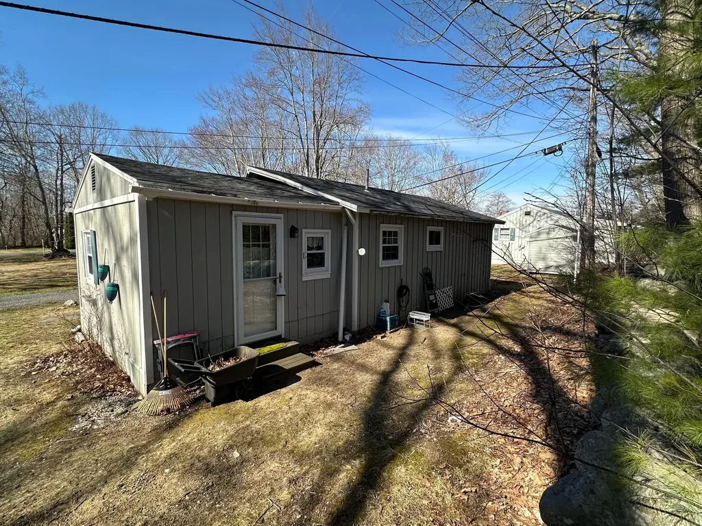 1627 Post Road Wells ME 04090