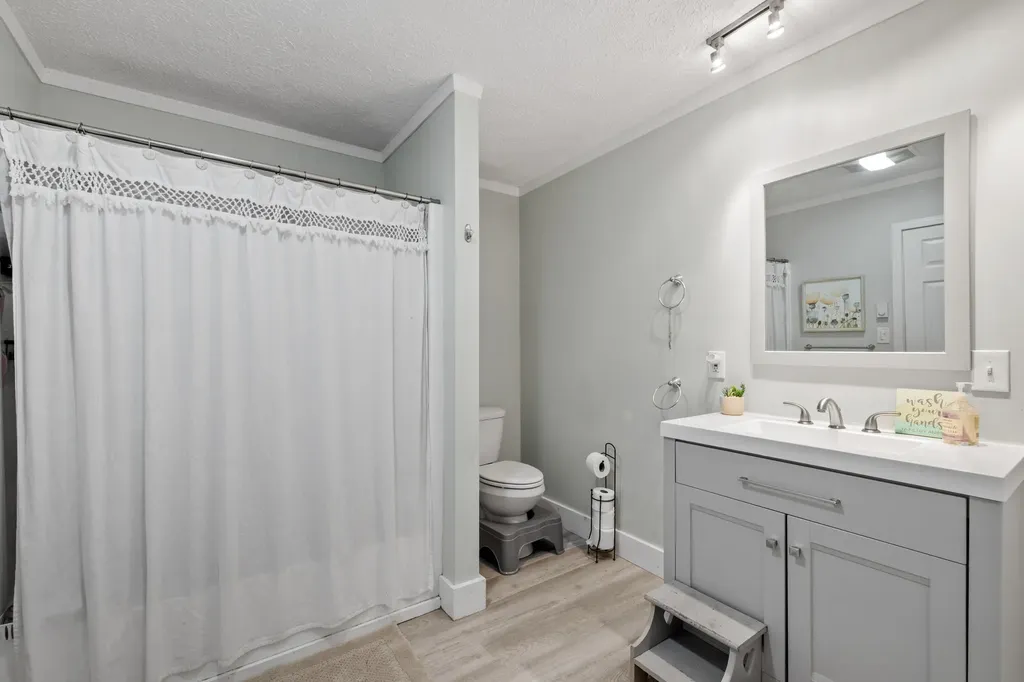 3 Nichols Lane Kennebunk ME 04043