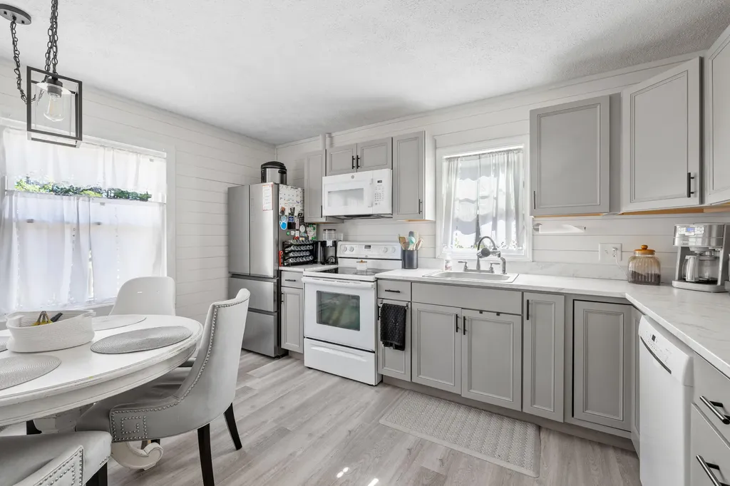 3 Nichols Lane Kennebunk ME 04043