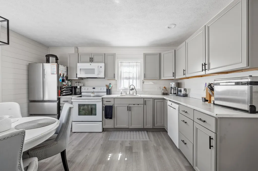 3 Nichols Lane Kennebunk ME 04043