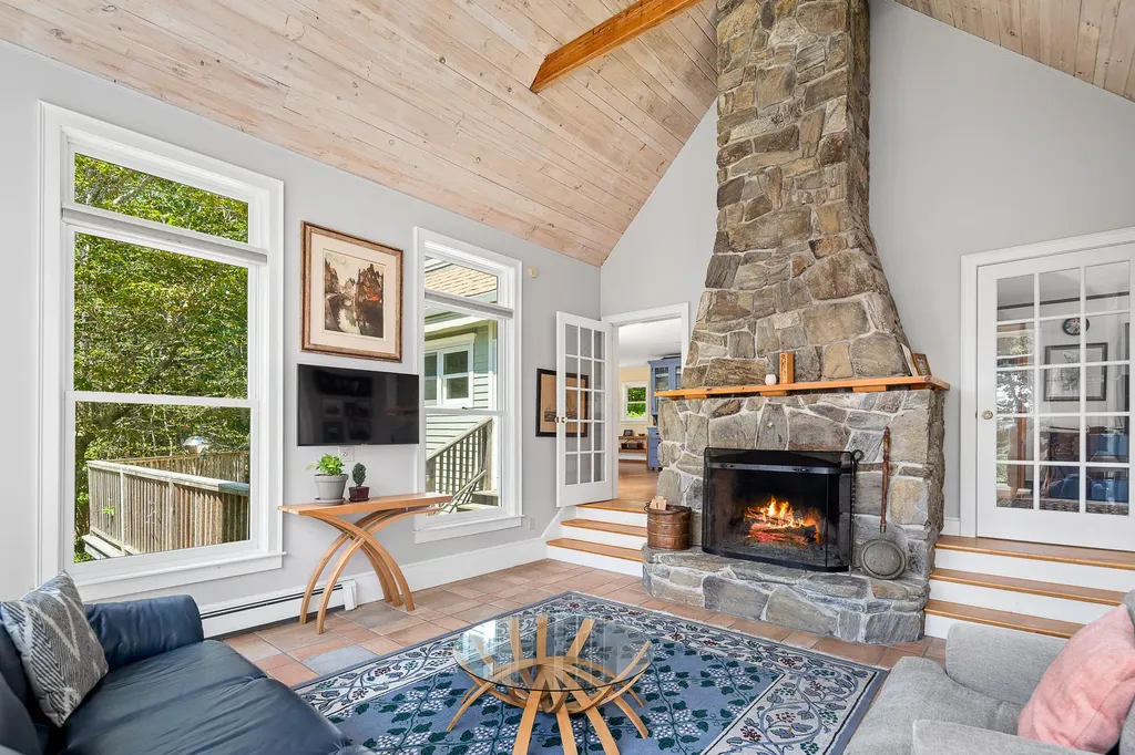 24 White Tail Drive Rockport ME 04856