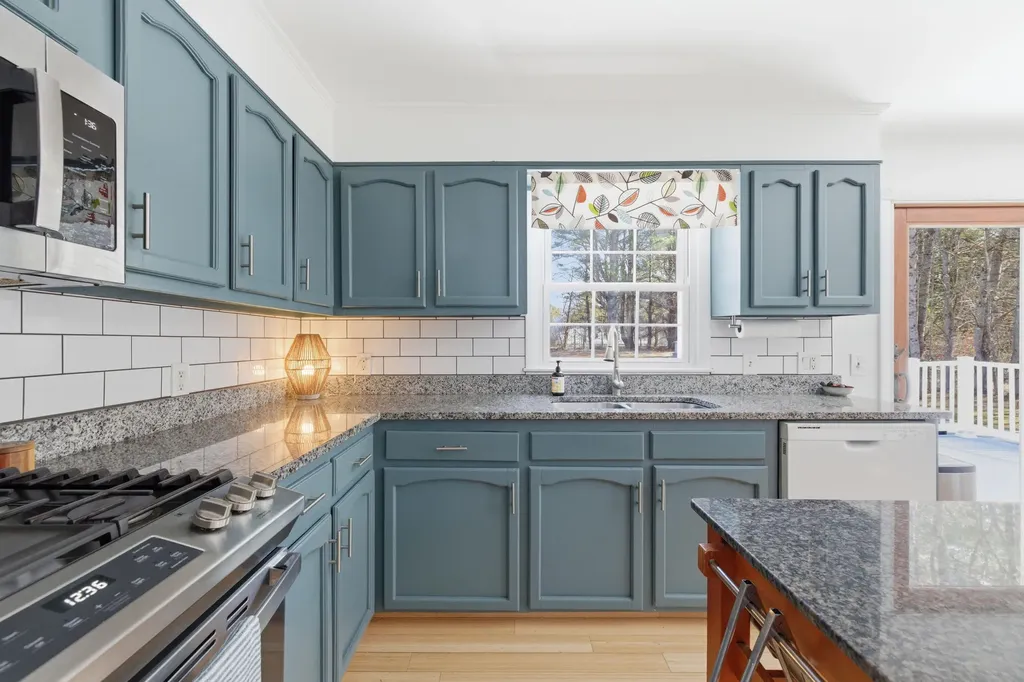 357 River Road Topsham ME 04086