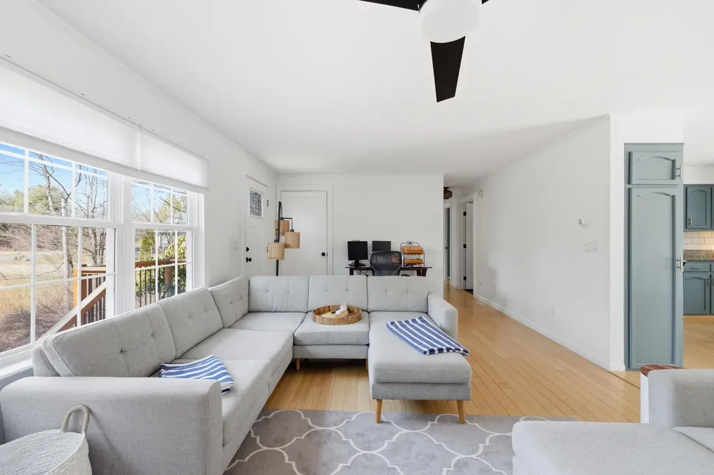 357 River Road Topsham ME 04086