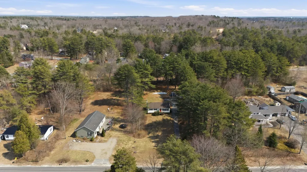 357 River Road Topsham ME 04086
