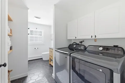 357 River Road Topsham ME 04086