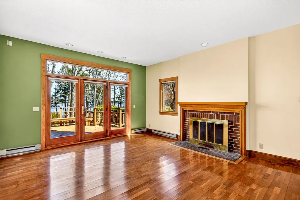 26 Harbor Drive Lincolnville ME 04849