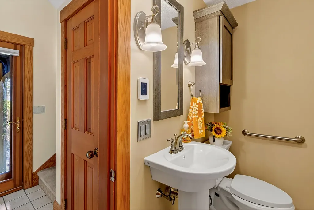 26 Harbor Drive Lincolnville ME 04849