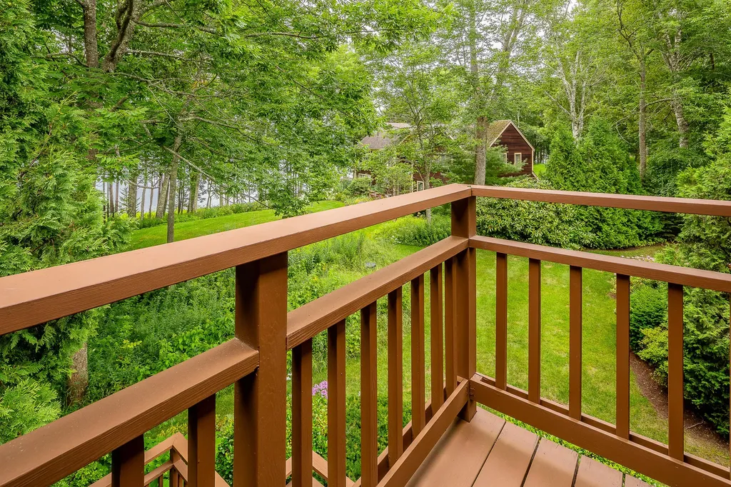 26 Harbor Drive Lincolnville ME 04849