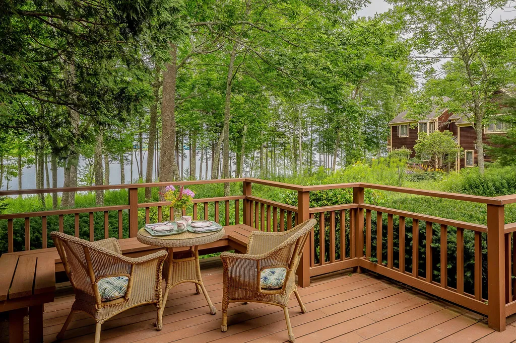 26 Harbor Drive Lincolnville ME 04849